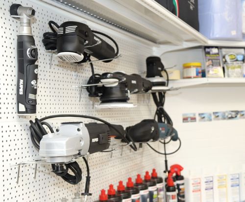 Полировка автомобиля в труднодоступных местах